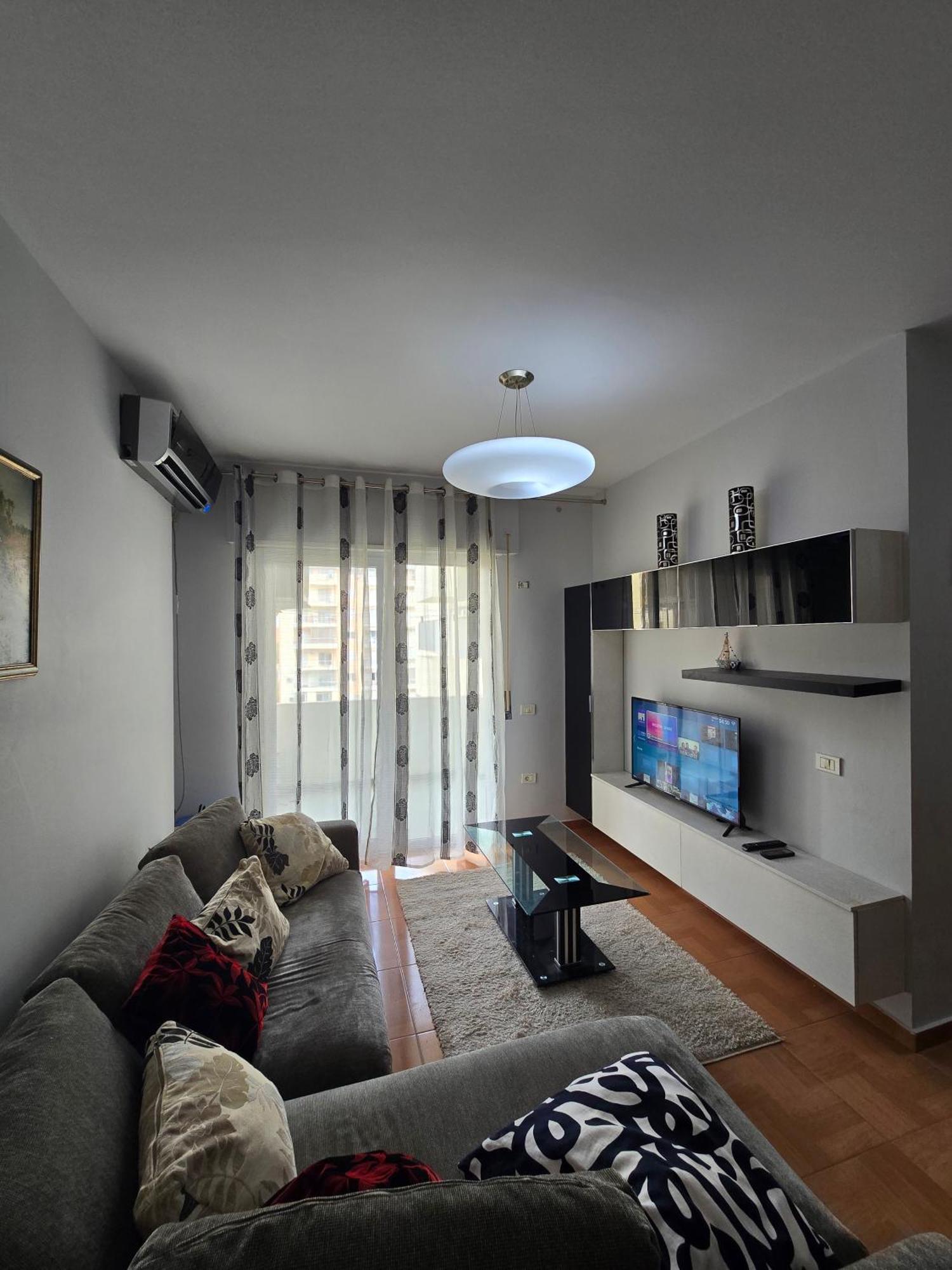 Ar 2 Bedrooms Apartment Vlorë